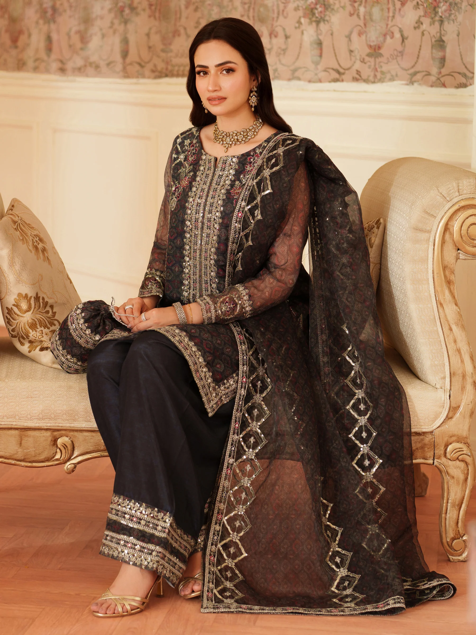 LD-03 4PC STITCHED I UNSTITCHED - Image 10