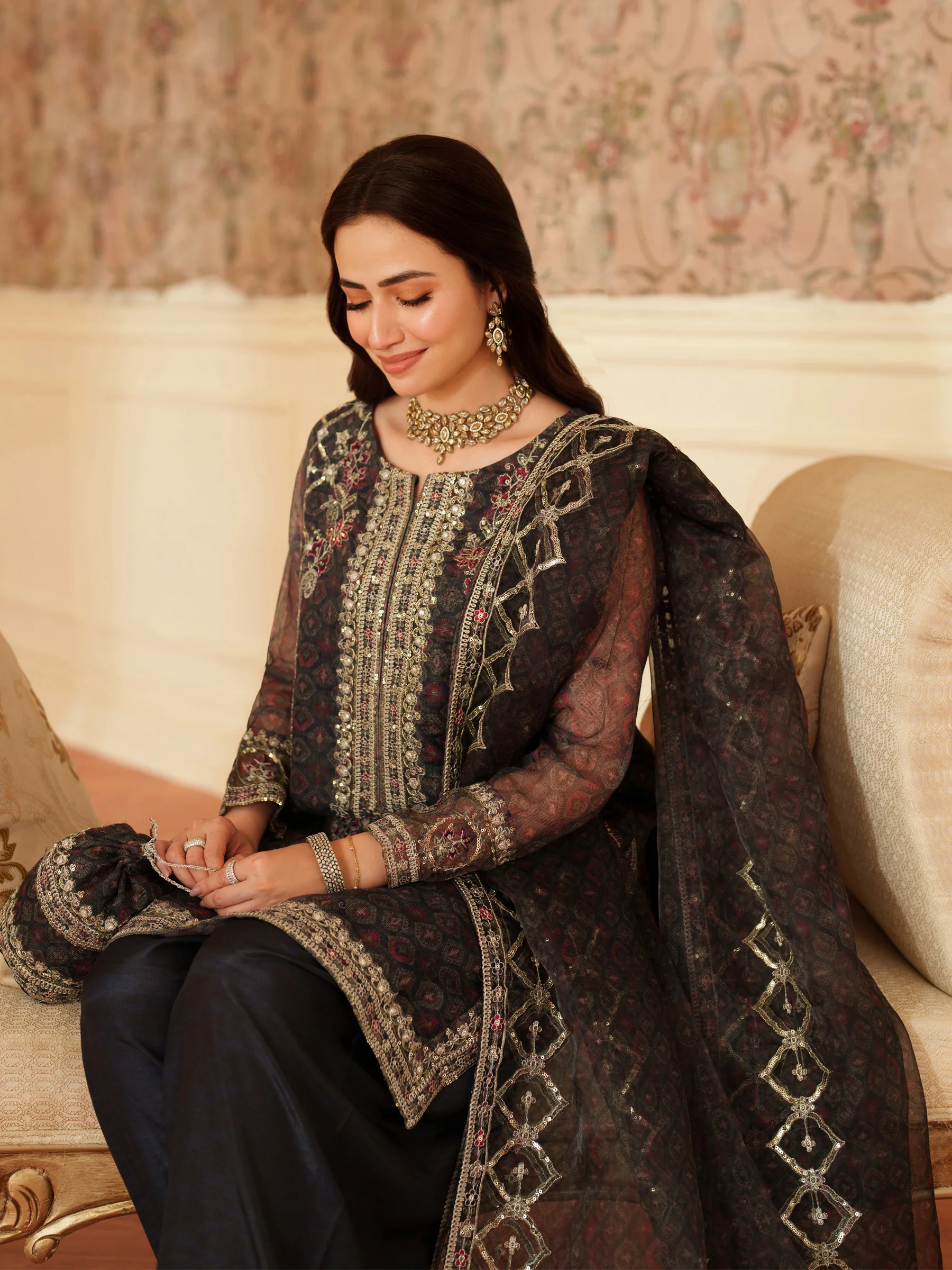 LD-03 4PC STITCHED I UNSTITCHED - Image 12