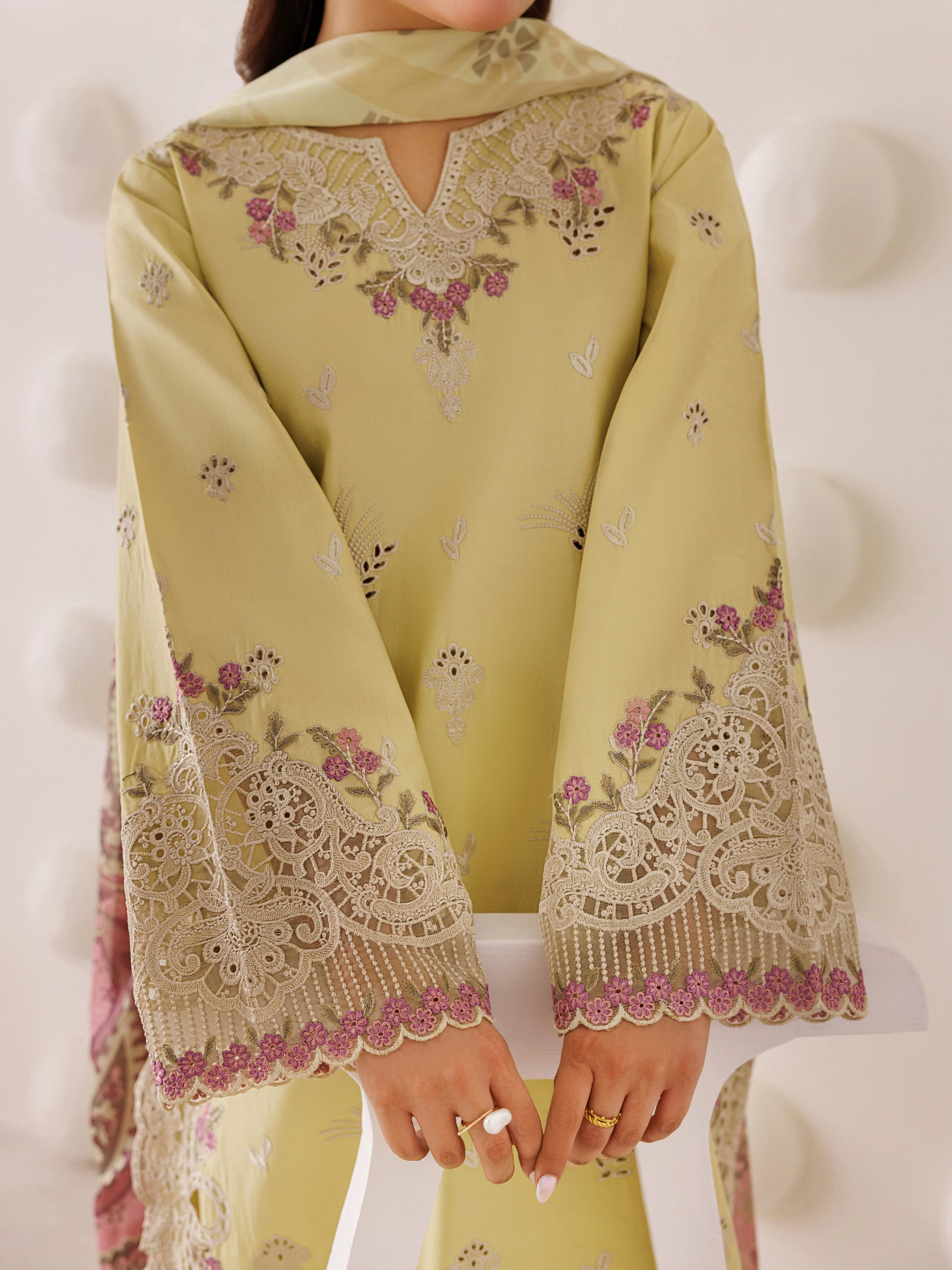 ZG-03 - 3 PC LAWN STITCHED - Image 4