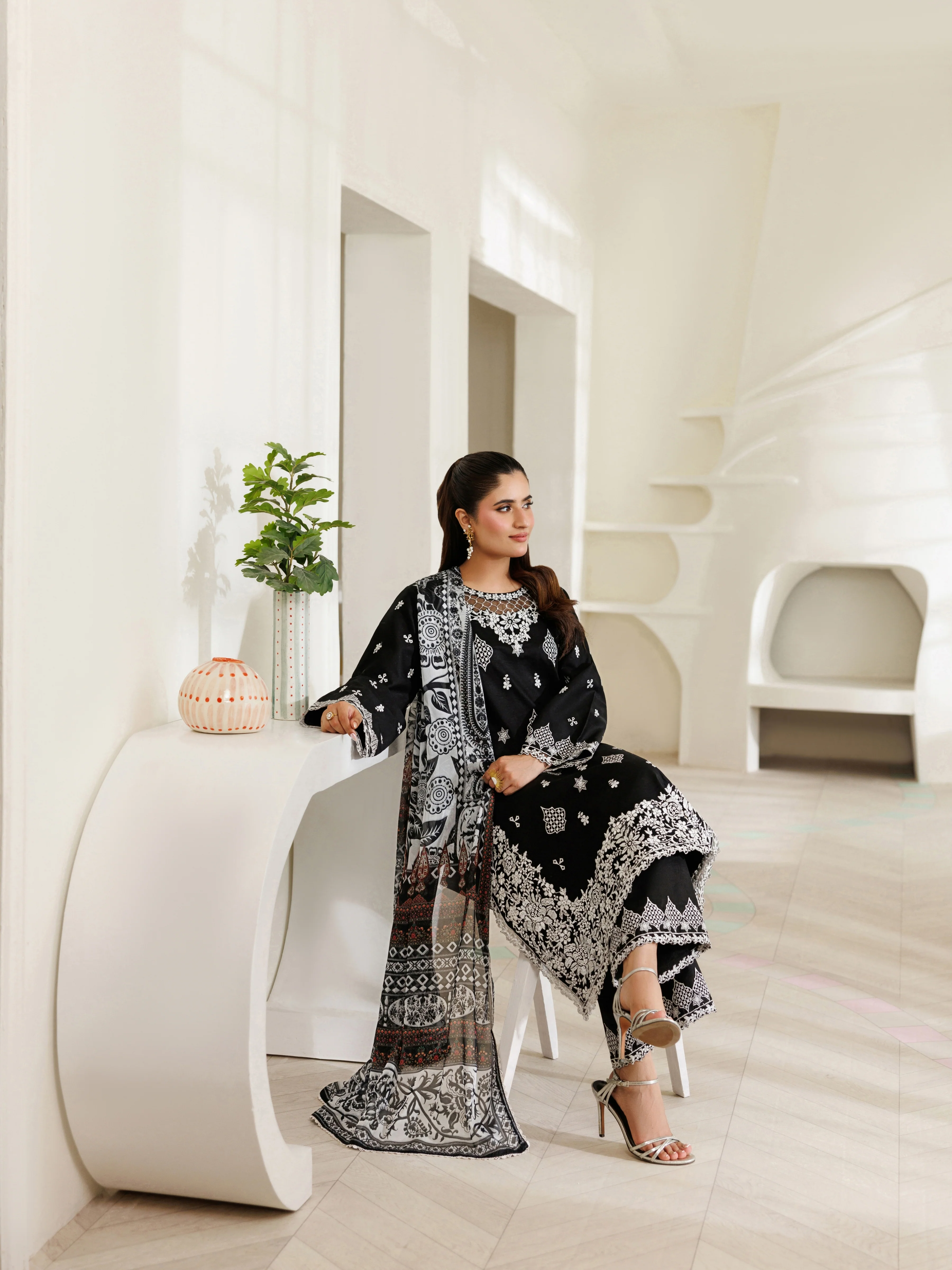 ZG-08 - 3 PC LAWN STITCHED - Image 10