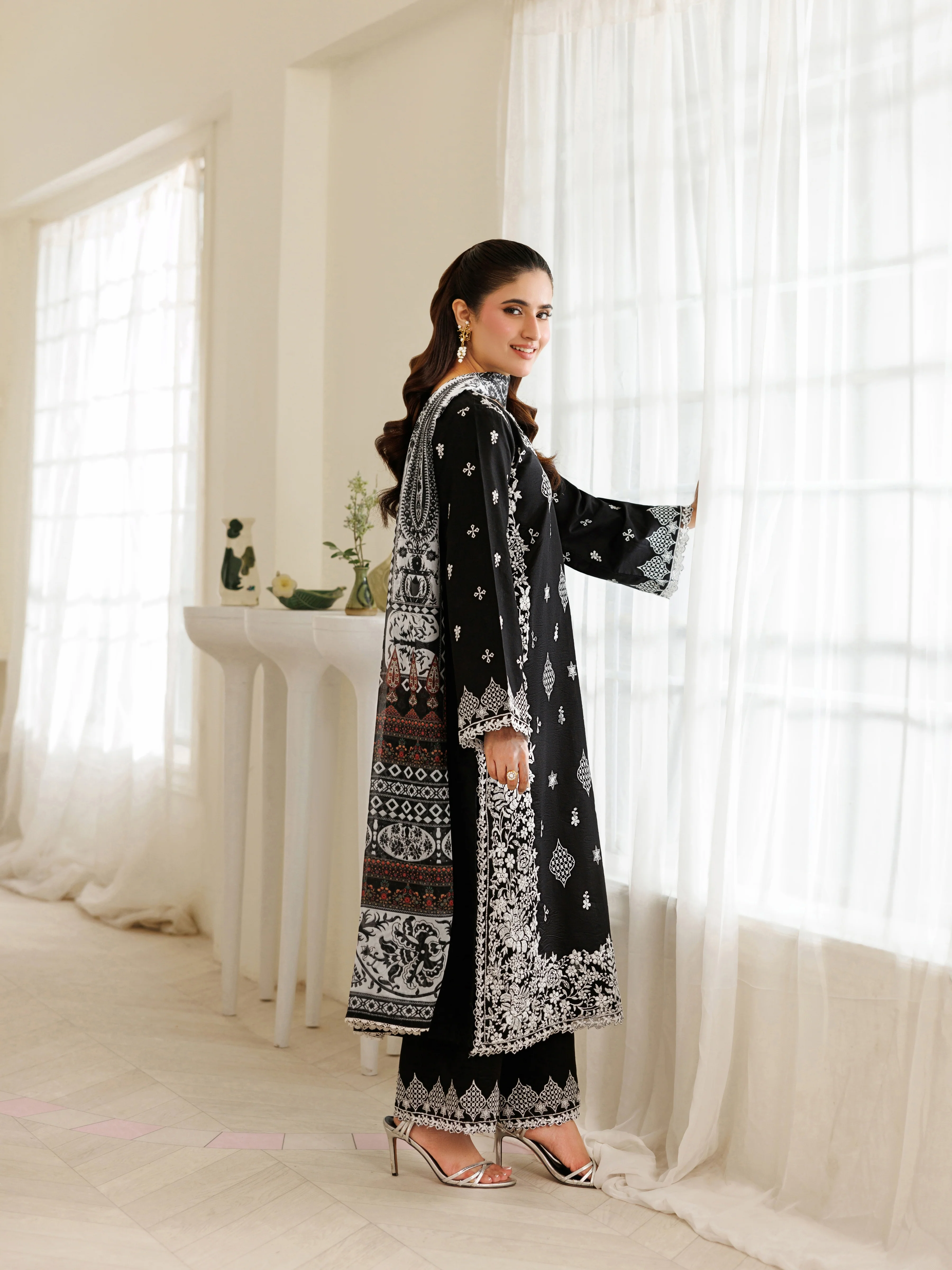 ZG-08 - 3 PC LAWN STITCHED - Image 7